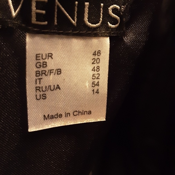 Venus Gown - Picture 5 of 8